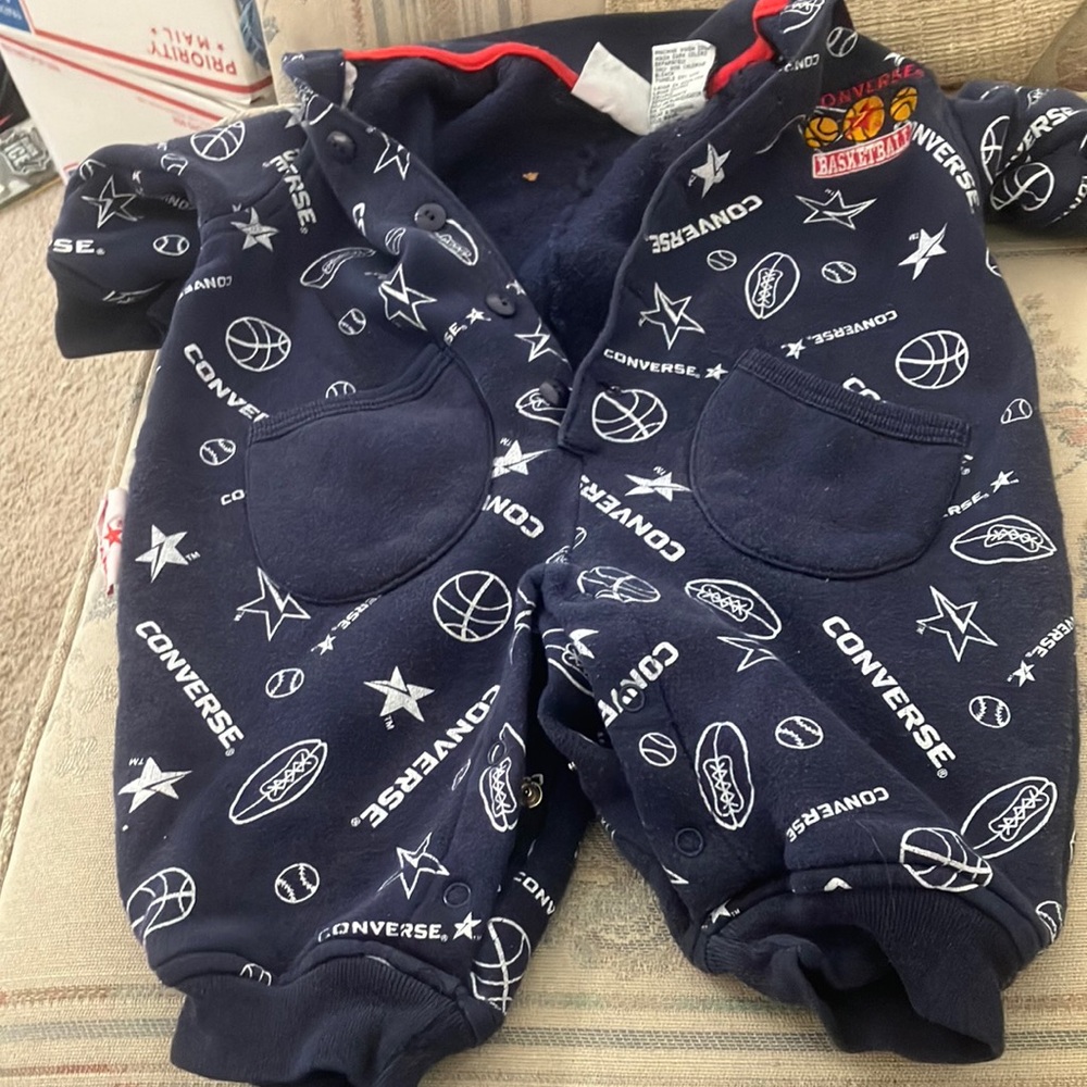 Converse sweatshirt like one piece 12 months